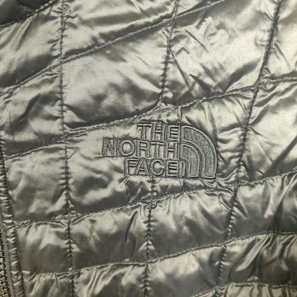 The North Face Thermoball Jacket Womens Small Black Quilted Puffer Full‎ Zip